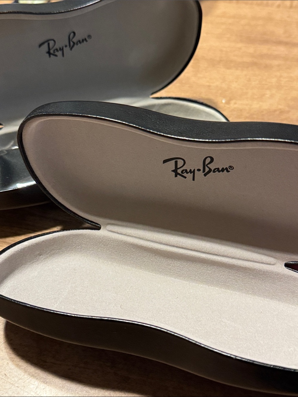Ray-Ban Set of 2 Black Hard Sunglass Cases - Picture 4 of 7